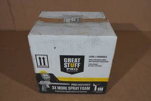 lot 117 image: Great Stuff Spray Foam with Pro Spray Dispenser