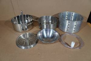 lot 132 image: Stainless Steel Brewing Pot Accessories