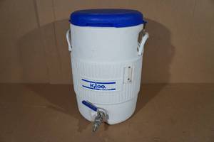 lot 135 image: Igloo 5-Gallon Cooler Jug with Stainless Valve