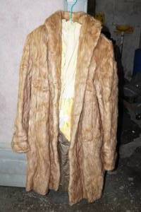 lot 194 image: Fur Jacket