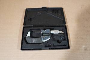 lot 199 image: Mitutoyo 1-2 Digital Micrometer