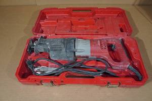 lot 205 image: Milwaukee 6520-21 Corded Sawzall