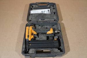 lot 214 image: Bostitch BT1855 Air Brad Nailer