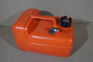 lot 228 image: Honda 3-Gallon Boat Gas Tank