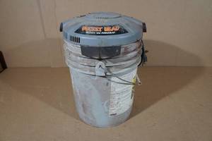 lot 231 image: Bucket Head WetDry Vac Head for Buckets