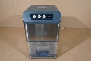lot 232 image: Personal Chiller Soft Nugget Ice Maker
