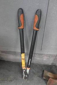 lot 155 image: Fiskars Power-Lever Lopper