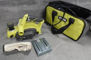 lot 160 image: Ryobi HPL52 3-14 Corded Planer