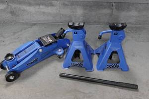 lot 162 image: Power Torque 2 Ton Jack with Stands