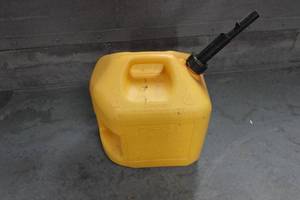 lot 165 image: 5 Gallon Diesel Gas Can