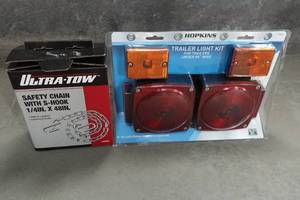 lot 170 image: Hopkins Trailer Light Kit with Ultra-Tow Safety Chain