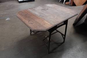lot 283 image: Antique Wicker Base Drop Leaf Table