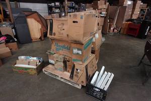 lot 294 image: Pallet of NEW Toilet Bowls, Tanks, and Lids