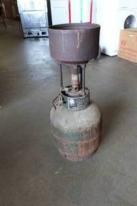lot 297 image: Antique Propane Tank with Cast Iron Burner