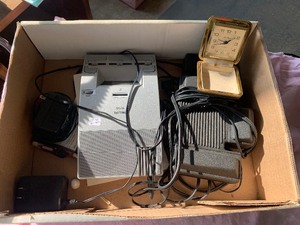 lot 37 image: Misc lot, radio, clocks, speakers