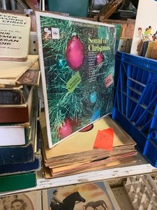 lot 74 image: Tons of albums