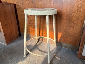 lot 25 image: White stool