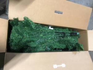 7.5 Brookside Pine LED Pre-Lit Tree Cambodia  Customer Returns See Pictures