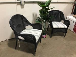 Outdoor Patio Chairs and Plant  Customer Returns See Pictures