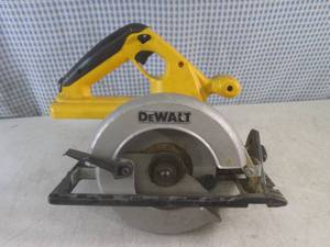 lot 5 image: (BSB) Dewalt DW007 8 12 Cordless Circular Saw - Tool Only