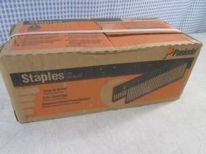 lot 8 image: (BSB) Case of 9,000 78 16 Gauge Glavanized Wide Crown Staples 1516 Crown - Unopened
