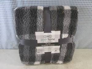 lot 12 image: (BS) Posh Home Plaid Sherpa Throw 50 x 60