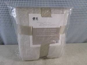 lot 13 image: (D-2) Bella Russo Sand & Snooze Bedding Plush Flannel Throw 50 x 60