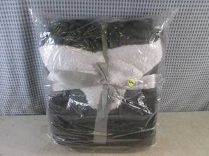lot 15 image: (EW3) New Robe in GrayWhite