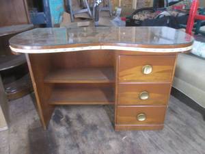 lot 101 image: (HG) Wood Desk with 3-Drawers and Glass Top Cover - 48 x 20 x 29 34 H