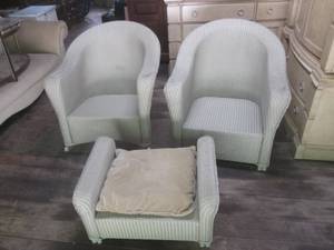 lot 121 image: (HG) Matching Wicker Rocking Chair, Chair and Foot Rest
