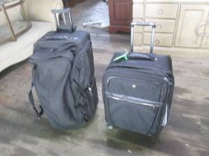 lot 126 image: (HG) 2 Travel Bags...