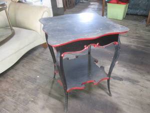 lot 129 image: (HG) Vintage Wood Table - 24 x 24 x 30 H