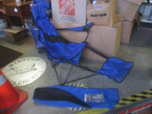 lot 51 image: (F-1) Portable Folding Lounge Chair with Footrest
