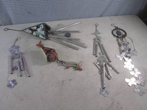 lot 63 image: (BSB) 5 Wind Chimes...