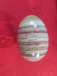 lot 73 image: (FS) Polished Stone Egg - Approx 2 78 x 2