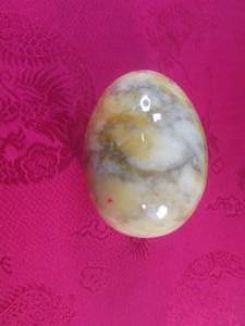 lot 75 image: (FS) Polished Stone Egg - Approx 2 58 x 1 58