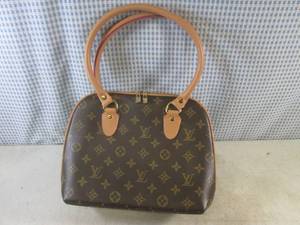 lot 195 image: (CSB) Louis Vuitton Purse - Can Not Verify If Authentic