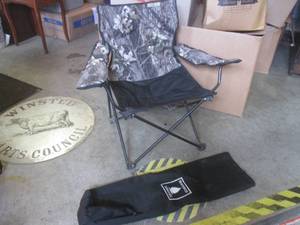 lot 207 image: (F-3) Northwest Territory Portable Folding Chair with Bag