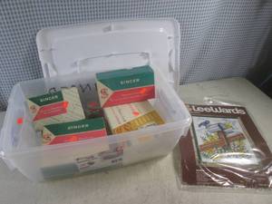 lot 208 image: (D-3) Smaller Tote with Lid Full of Vintage Singer Sewing Machine Accessories Etc