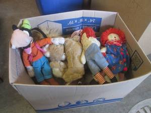 lot 215 image: (EW4) Big Box of Stuffed Animals and Dolls