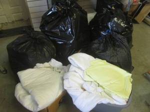 lot 224 image: (BR1) 4 Large Bags, Tote and Box Full of Assorted Bedding - Comforters, Blankets, Pillows Etc