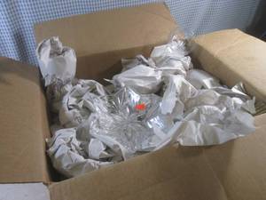 lot 227 image: (EW5) Box of Wrapped Misc Glass