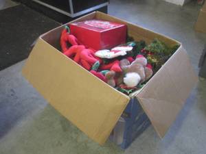 lot 240 image: (EW3) Large Box Full of Assorted Christmas Decor