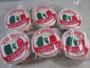 lot 306 image: (B-1) 6 Bags of 30 White Corn Tortillas Past Date