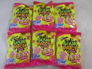 lot 328 image: (B-2) 6 Bags Sour Patch Kids Heads 2 Flavors In 1 8oz Best by Sept 2024