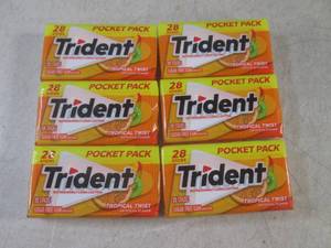 lot 336 image: (B-1) 6 Trident 28pc Pocket Pack Tropical Twist Gum Best by Jan 2025