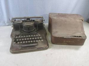 lot 269 image: (CSB) Antique Hammond Typewriter - 1890s - Wood Base and Cover