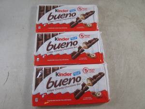 lot 343 image: (B-1) 3 Packages of Kinder Bueno Bars 5) 2-Bar Packs per Package Past Date