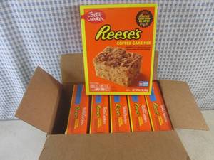 lot 366 image: (B-3) 6 Boxes Reeses Coffee Cake Mix Past Date