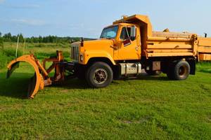 1998 International Dump Truck with snow plow